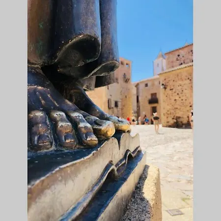 El Escondite De La Muralla