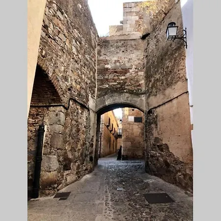 El Escondite De La Muralla