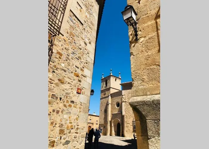 El Escondite De La Muralla Nyaraló